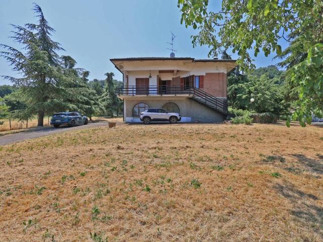 Villa Indipendente in vendita a Colline Matildiche, Re