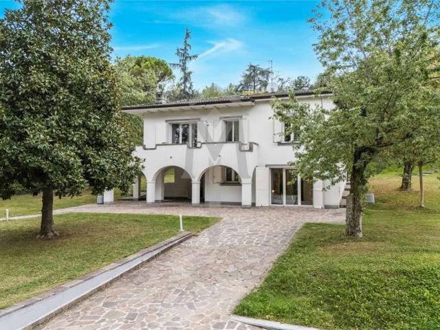 Villa Indipendente in vendita a Colline Matildiche, Re