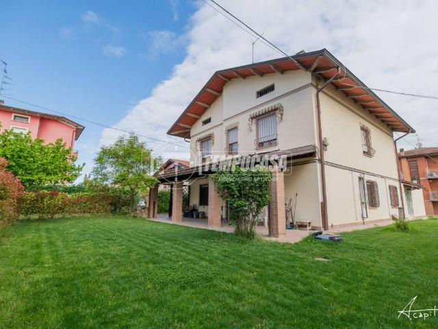 Villa Indipendente in vendita a Colline Matildiche, Re