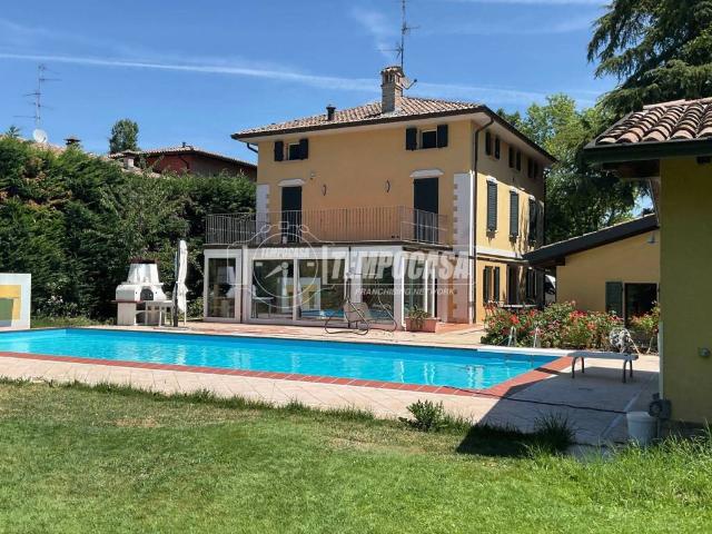 Villa Indipendente in vendita a Colline Matildiche, Re