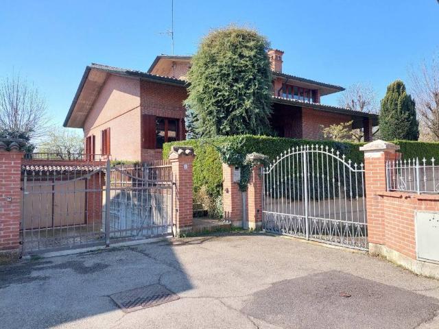 Villa Indipendente in vendita a Colline Matildiche, Re