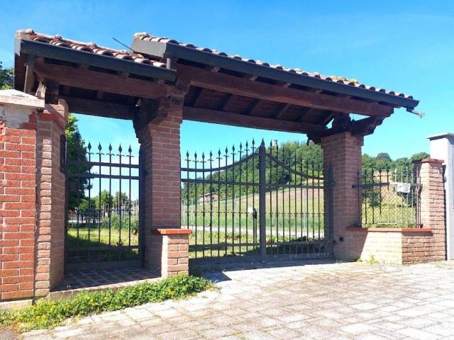 Villa Indipendente in vendita a Colline Matildiche, Re