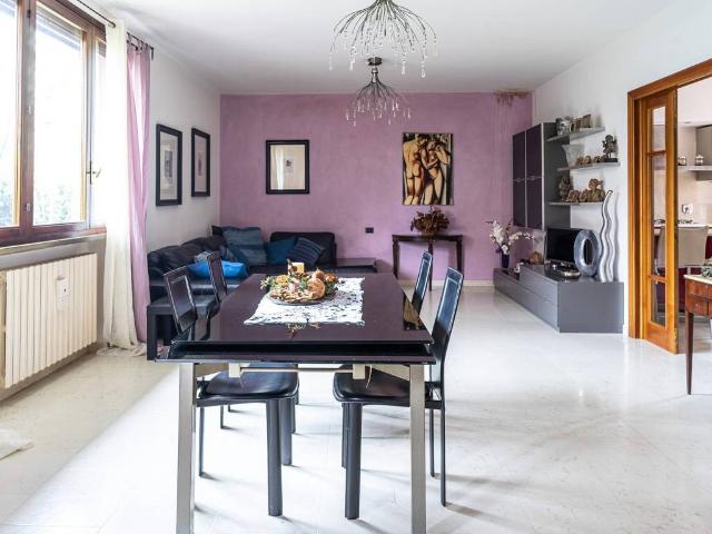 Villa Indipendente in vendita a Colline Matildiche, Re