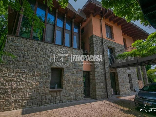 Villa Indipendente in vendita a Colline Matildiche, Re