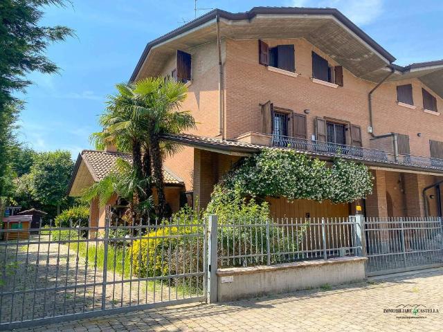 Villa Indipendente in vendita a Colline Matildiche, Re