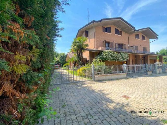 Villa Indipendente in vendita a Colline Matildiche, Re