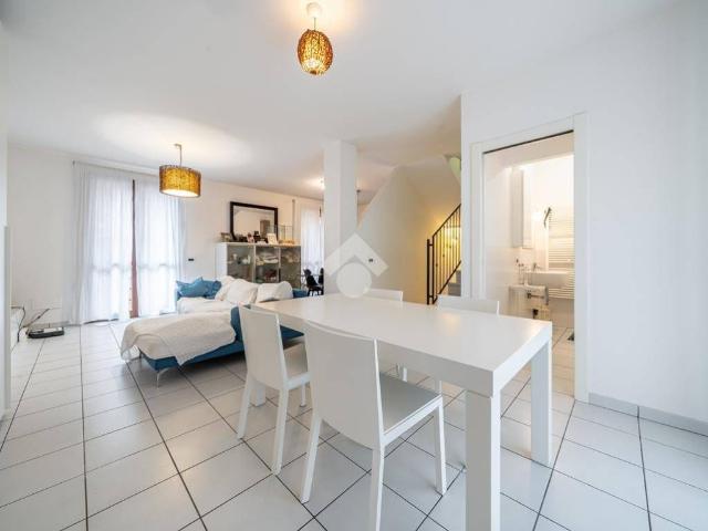 Villa Indipendente in vendita a Colline Matildiche, Re