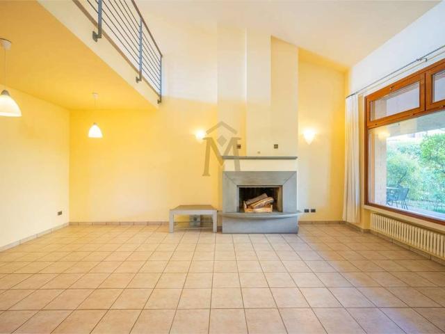 Villa Indipendente in vendita a Colline Matildiche, Re