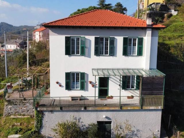 Villa Indipendente in vendita a Quiliano, Liguria