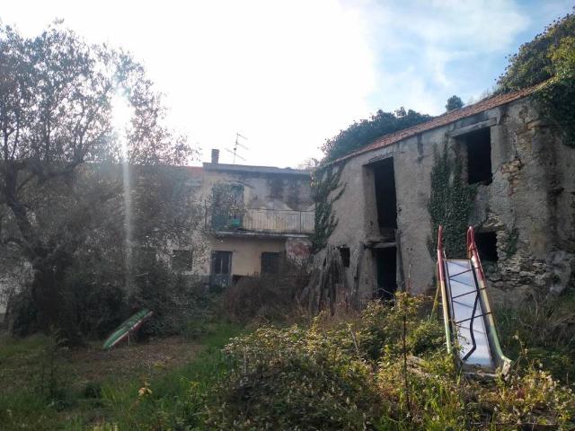 Villa Indipendente in vendita a Quiliano, Liguria