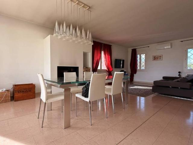Villa Indipendente in vendita a Barzan, Quinto di Treviso