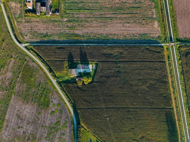 Villa Indipendente in vendita a Quistello, Lombardia