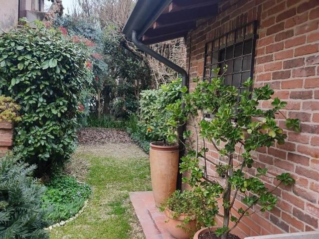 Villa Indipendente in vendita a Quistello, Lombardia