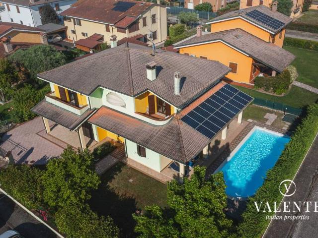 Villa Indipendente in vendita a Quistello