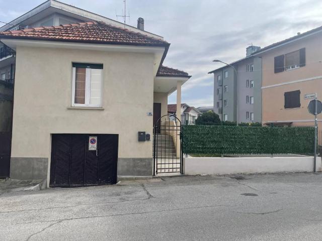 Villa Indipendente in vendita a Piemonte, Cuneo