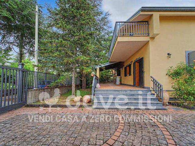 Villa Indipendente in vendita a Ragalna, Sicilia
