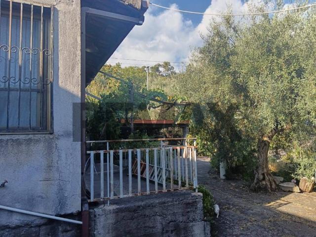 Villa Indipendente in vendita a Ragalna, Sicilia