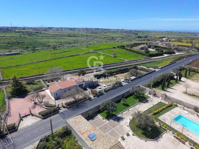 Villa Indipendente in vendita a Cisternazzi, Ragusa