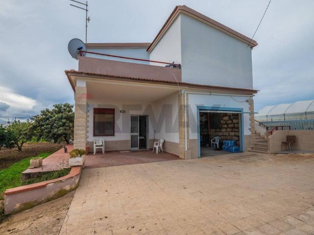 Villa Indipendente in vendita a Ragusa, Sicilia