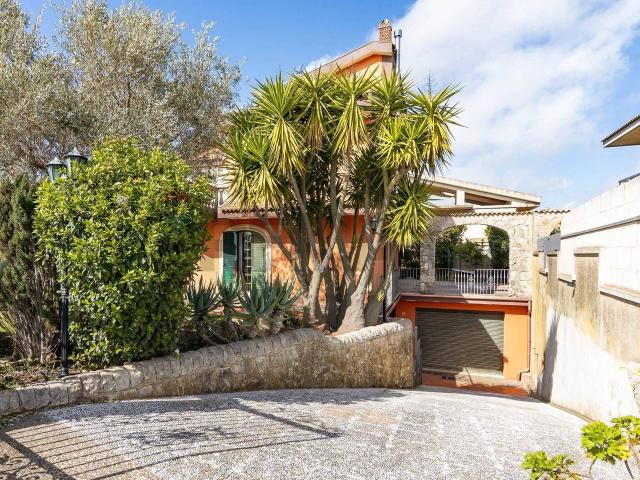 Villa Indipendente in vendita a Ragusa, Sicilia