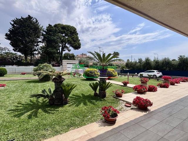 Villa Indipendente in vendita a Ragusa, Sicilia