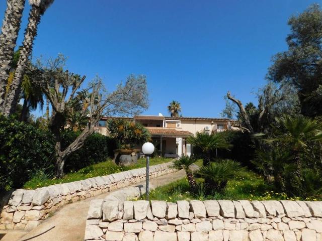Villa Indipendente in vendita a Ragusa, Sicilia