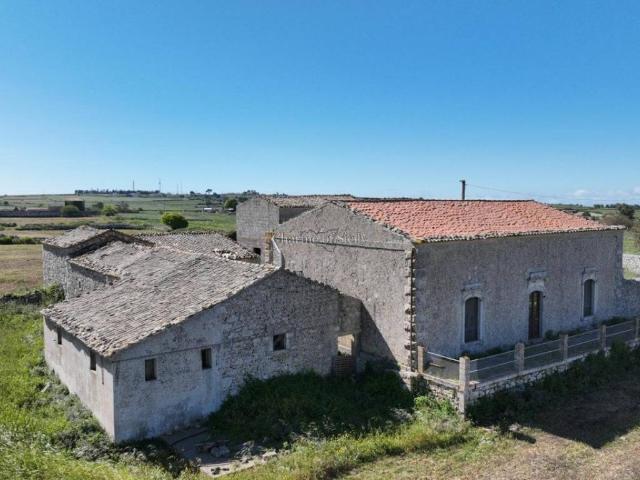 Villa Indipendente in vendita a Ragusa, Sicilia