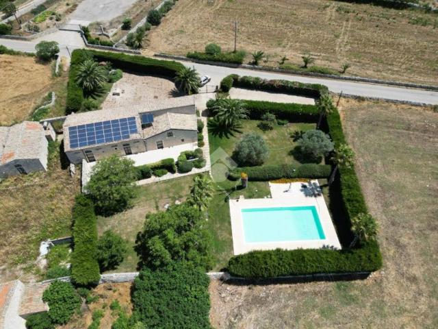 Villa Indipendente in vendita a Ragusa, Sicilia