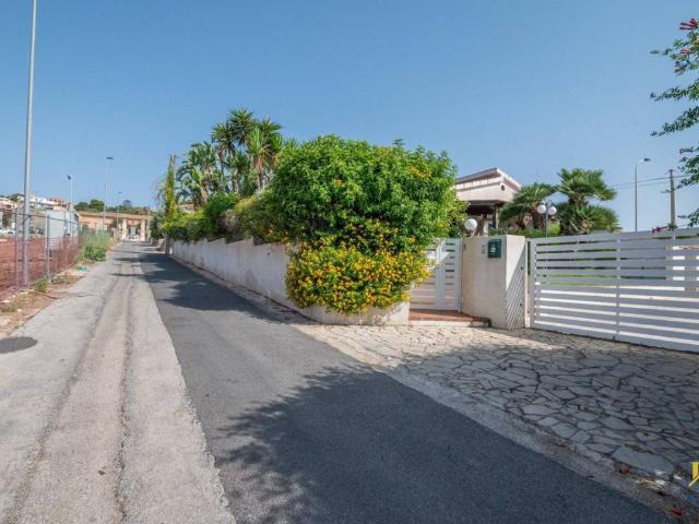 Villa Indipendente in vendita a Castellana Nuova, Ragusa
