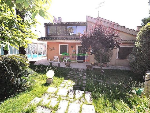 Villa Indipendente in vendita a Ragusa, Sicilia