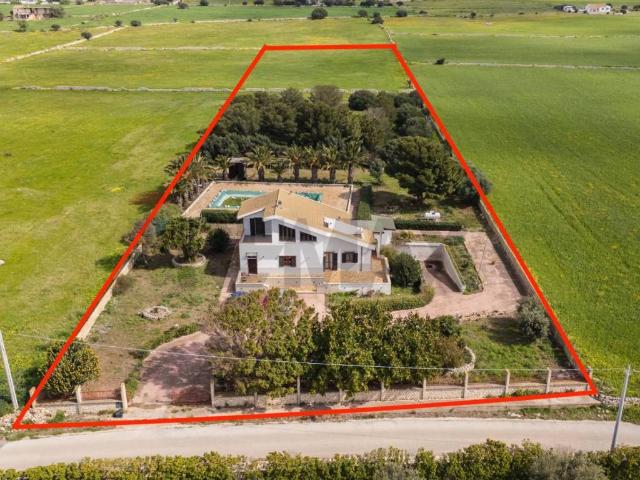 Villa Indipendente in vendita a Castellana Nuova, Ragusa