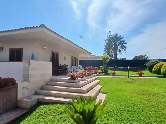 Villa Indipendente in vendita a Ragusa, Sicilia