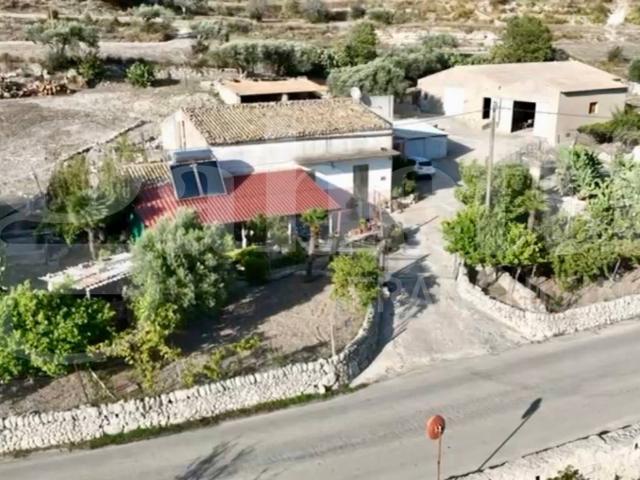 Villa Indipendente in vendita a Ragusa, Sicilia