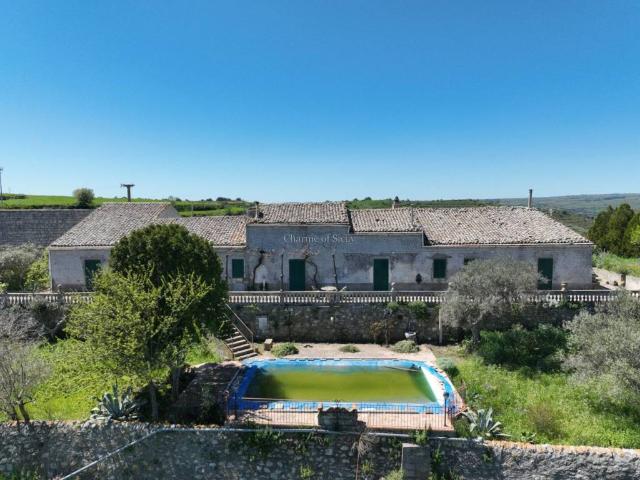 Villa Indipendente in vendita a Ragusa, Sicilia