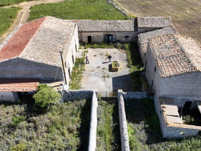 Villa Indipendente in vendita a Cimillà, Ragusa