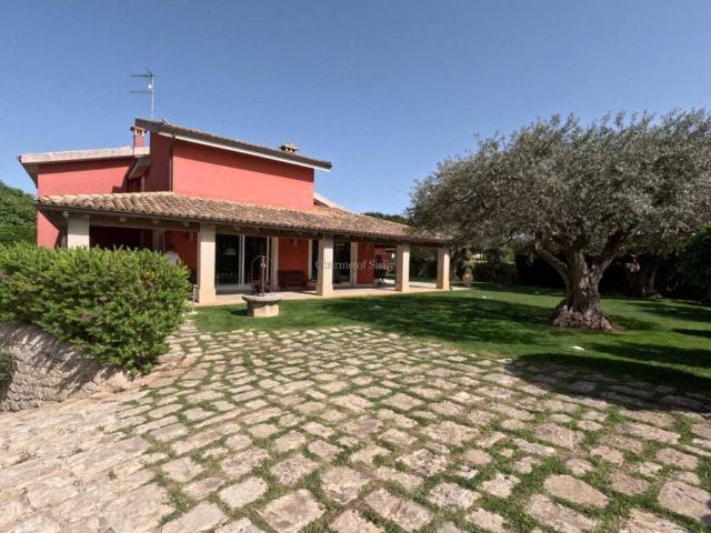 Villa Indipendente in vendita a Ragusa, Sicilia
