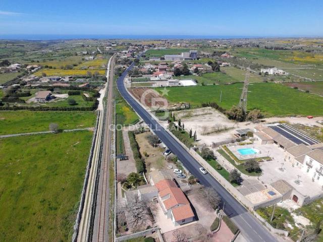 Villa Indipendente in vendita a Cisternazzi, Ragusa