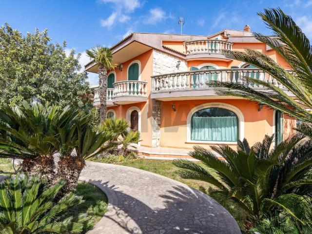 Villa Indipendente in vendita a Ragusa, Sicilia