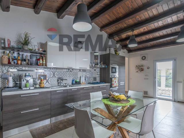 Villa Indipendente in vendita a Puntarazzi, Ragusa