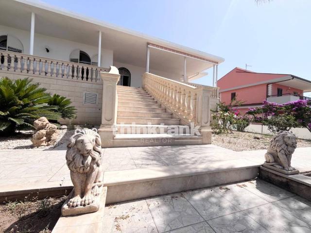 Villa Indipendente in vendita a Ragusa, Sicilia