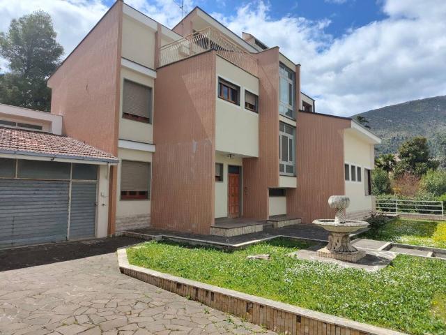 Villa Indipendente in vendita a Unione dei comuni Terre dei Peligni, Raiano