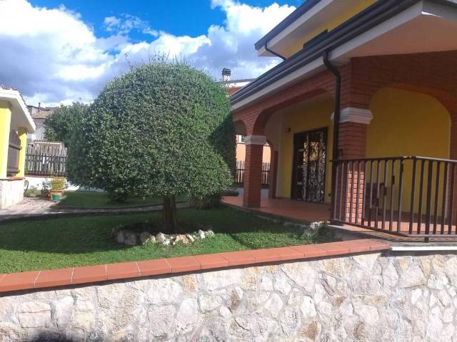 Villa Indipendente in vendita a Unione dei comuni Terre dei Peligni, Raiano