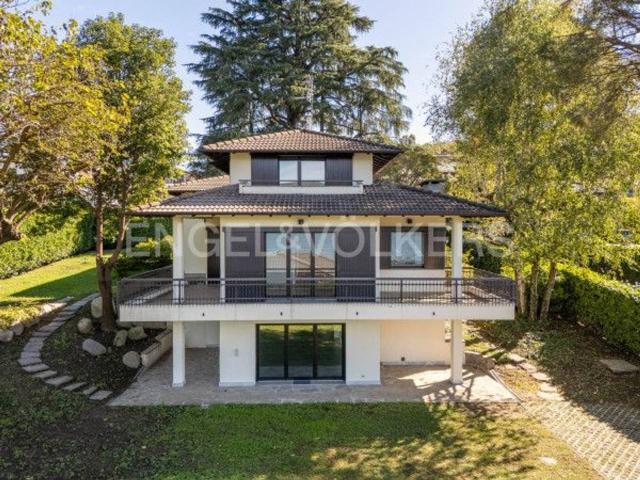 Villa Indipendente in vendita a Ranco, Lombardia