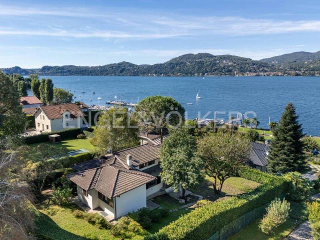 Villa Indipendente in vendita a Ranco, Lombardia