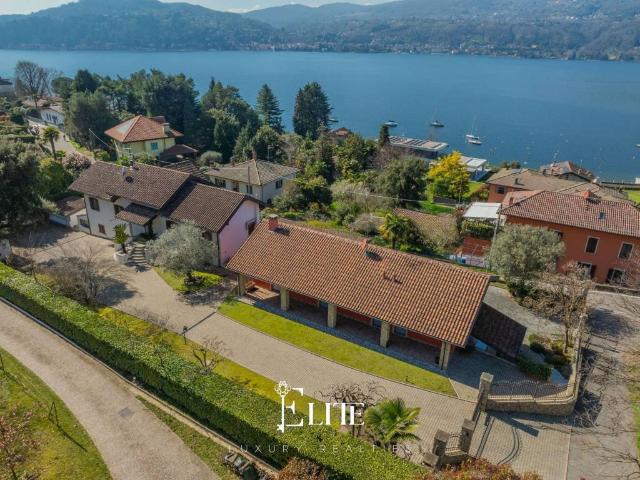 Villa Indipendente in vendita a Ranco, Lombardia