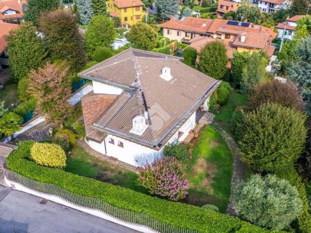 Villa Indipendente in vendita a Ranica, Bergamo