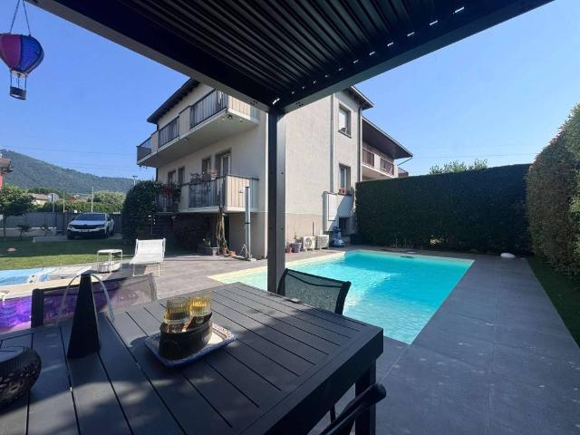 Villa Indipendente in vendita a Ranica, Lombardia