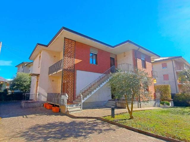 Villa Indipendente in vendita a Ranica, Lombardia