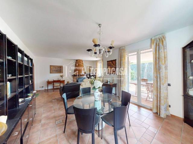 Villa Indipendente in vendita a Ranzo, Liguria