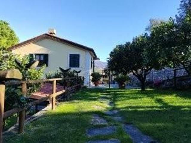 Villa Indipendente in vendita a Rapallo, Liguria